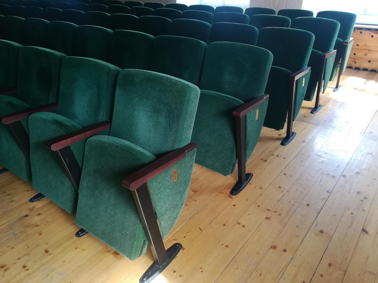Кресло для актовых ,театральных и конференц залов Соло - фото 1 - id-p196493103