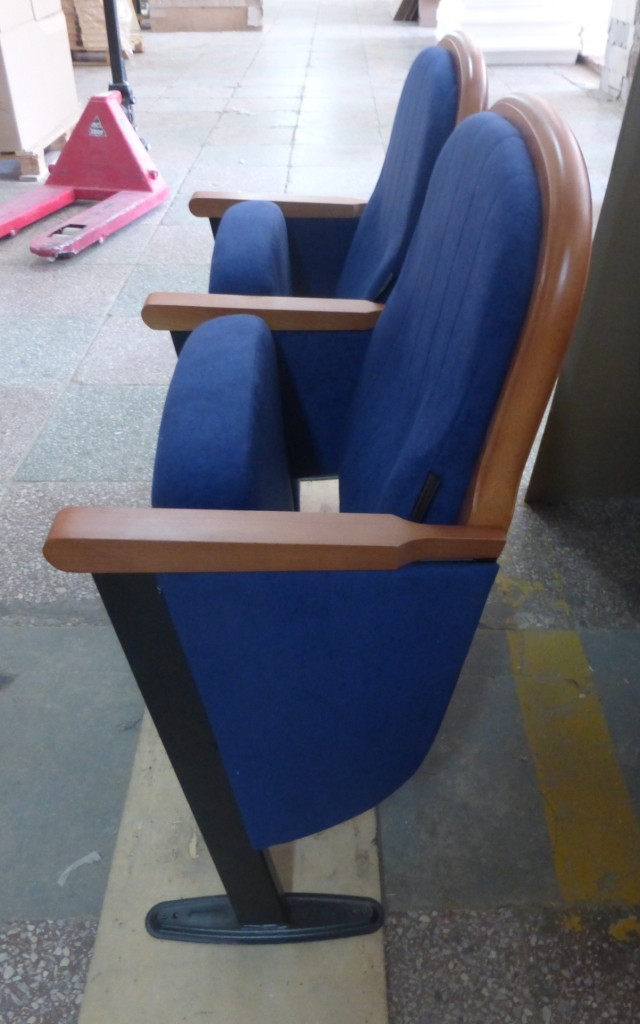 Мягкое театральное кресло Классика на металлокаркасе