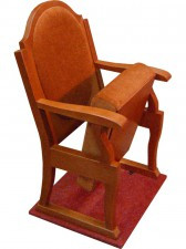 Театральный откидной стул из массива дуба или бука