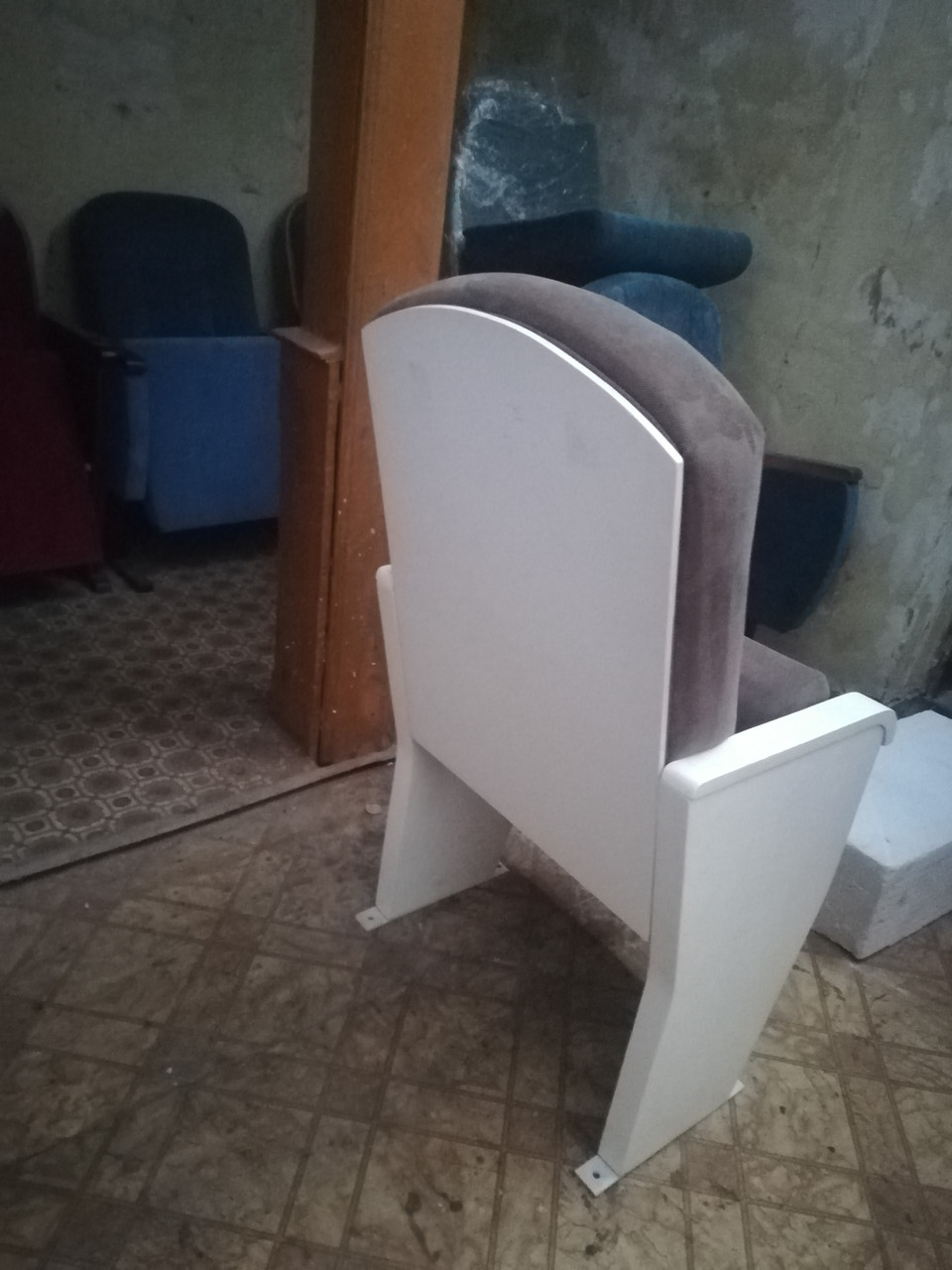 Кресло м2 с отделкой по индивидуальному заказу со столиком в спинке - фото 5 - id-p196493386