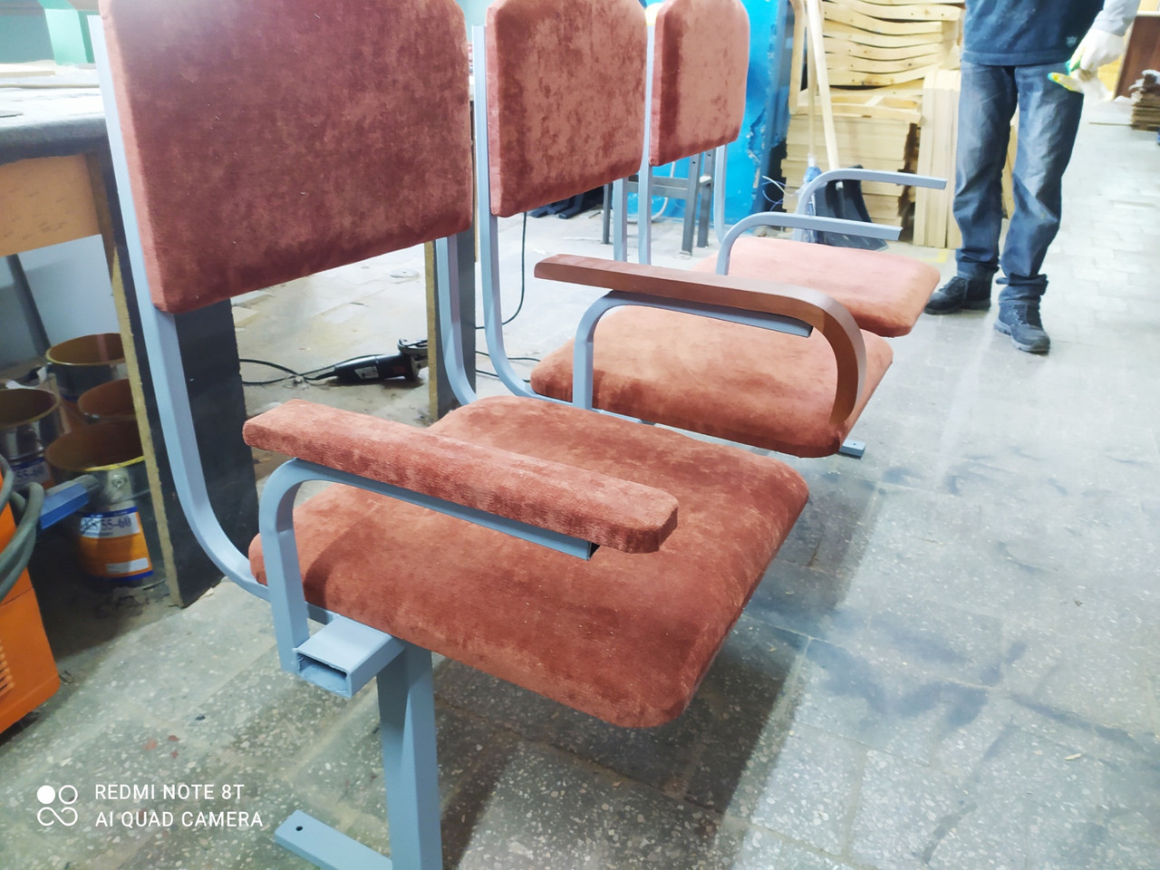 Секция неоткидных сидений с подлокотниками - фото 4 - id-p196493411