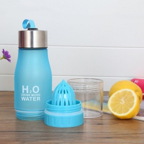 Бутылка с соковыжималкой H2O Drink More Water. NEW Лето 2019 Синий матовый цвет - фото 1 - id-p181594496