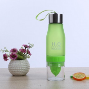 Бутылка с соковыжималкой H2O Drink More Water. NEW Лето 2019 Зеленый матовый цвет - фото 1 - id-p181594497