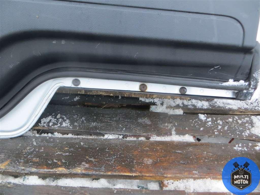 Крышка багажника (дверь 3-5) LAND ROVER DISCOVERY III (2004-2009) 2.7 TD 276DT - 190 Лс 2007 г. - фото 6 - id-p196740786