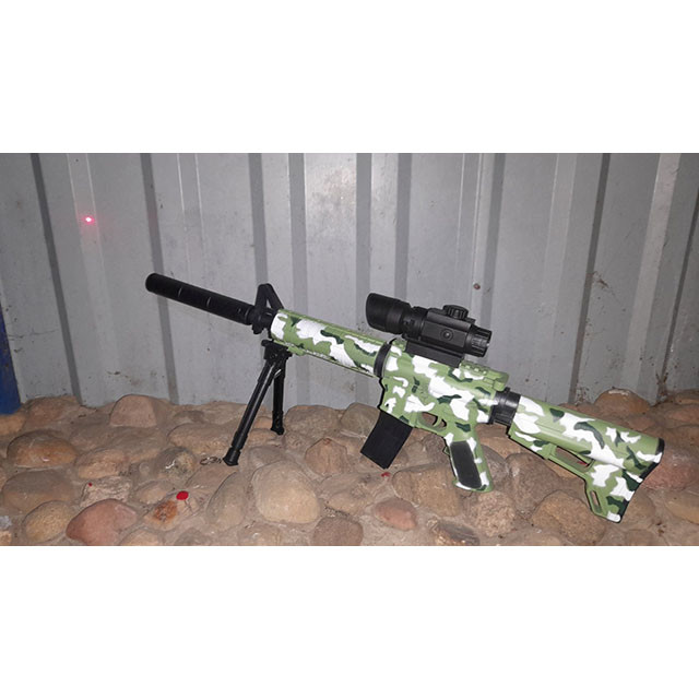 Игрушка пневматическая винтовка М16 с фонариком и оптическим прицелом - фото 1 - id-p196782522