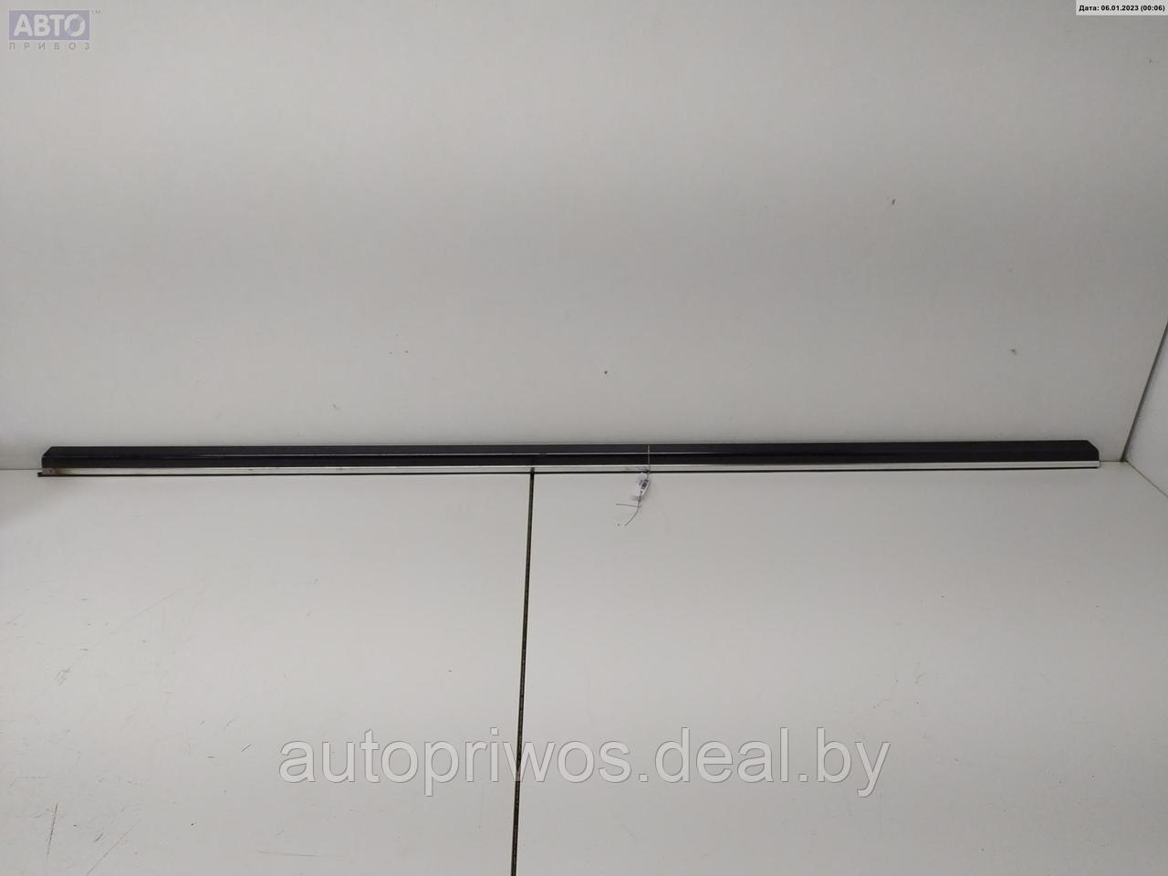 Молдинг стекла двери передней правой наружный Mercedes W209 (CLK) - фото 1 - id-p188876153