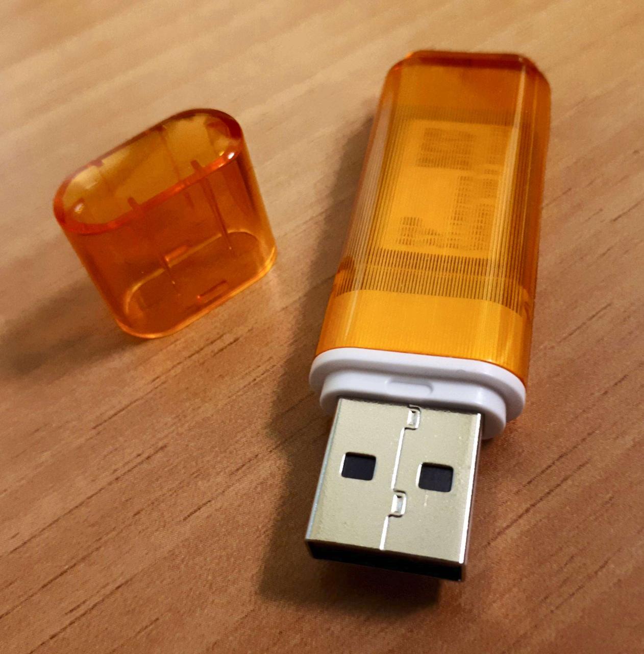 Флешка SmartBuy Glossy 8GB USB 2.0 (оранжевая) - фото 3 - id-p196962003