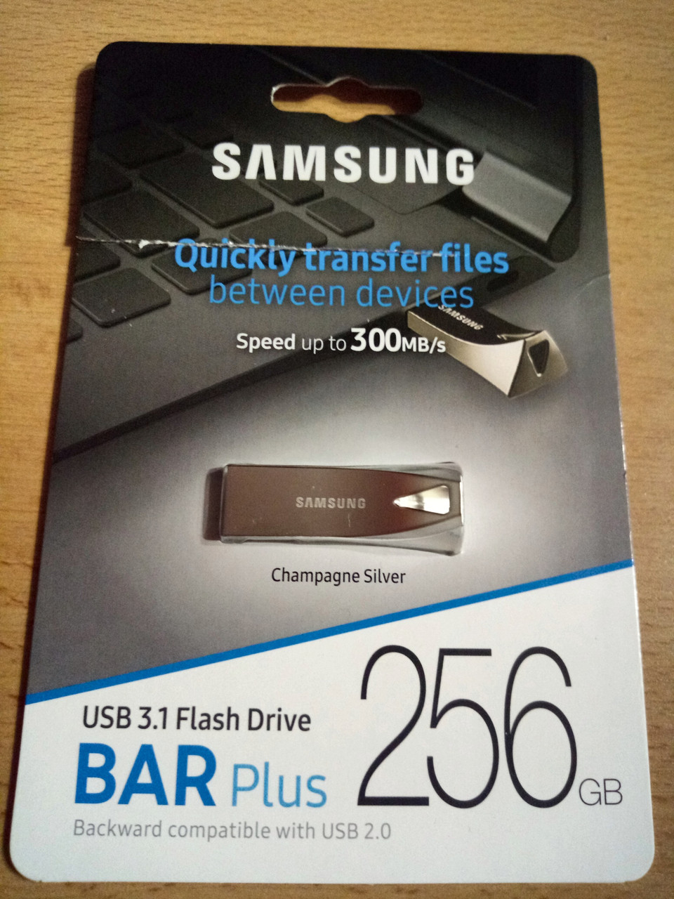 Флешка Samsung BAR Plus 256GB (черный) - фото 2 - id-p196963937