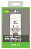 Зарядное устройство для аккумуляторов GP Power Bank 330GS