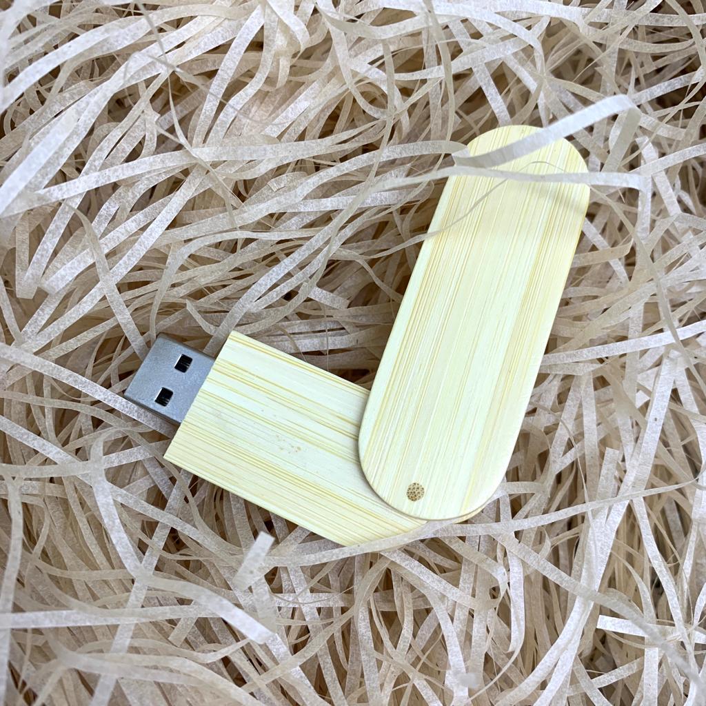 USB накопитель (флешка) Green светлое дерево / раскладной корпус, 16 Гб - фото 2 - id-p196992763