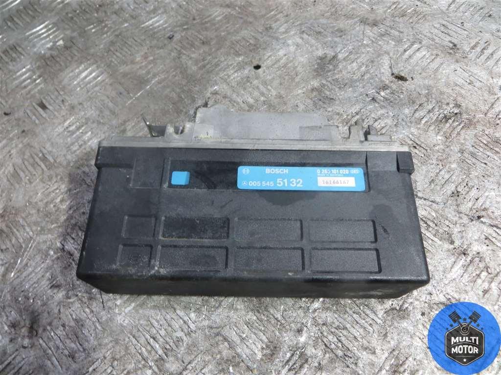 Блок управления ABS MERCEDES E W124 3.0 i 104.980 1992 г. - фото 1 - id-p197082658