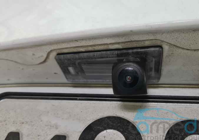 Камера заднего вида для Hyundai Solaris c 2017+ с линиями разметки (на штатный заводской монитор) - фото 2 - id-p197156515