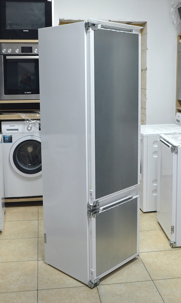 Новый встраиваемый холодильник Miele KF 37272 iD   пр-во Германия, гарантия 6 месяцев, фото 1