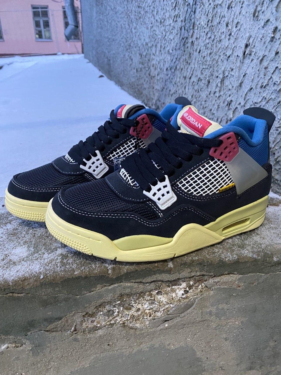 Кроссовки женские Nike Air Jordan 4