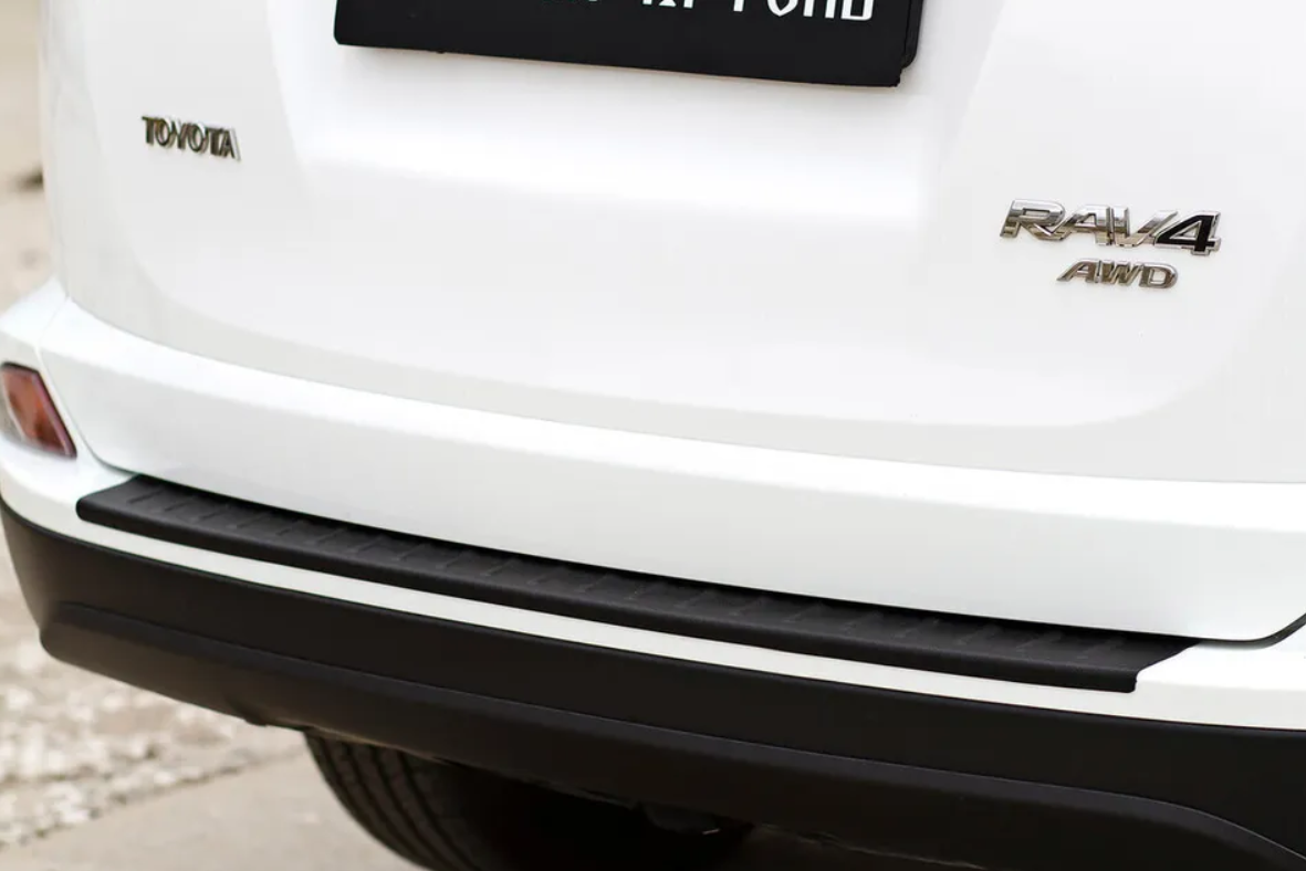Накладка на задний бампер Toyota Rav4 2015-2019 (абс пластик), - фото 1 - id-p197757904
