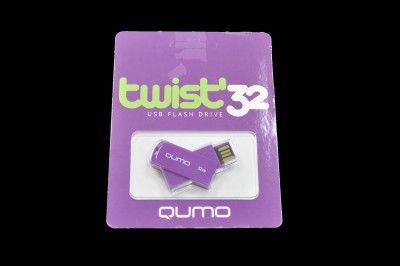 (18609) 32GB Twist Fandango USB флэш QUMO - фото 2 - id-p167705459