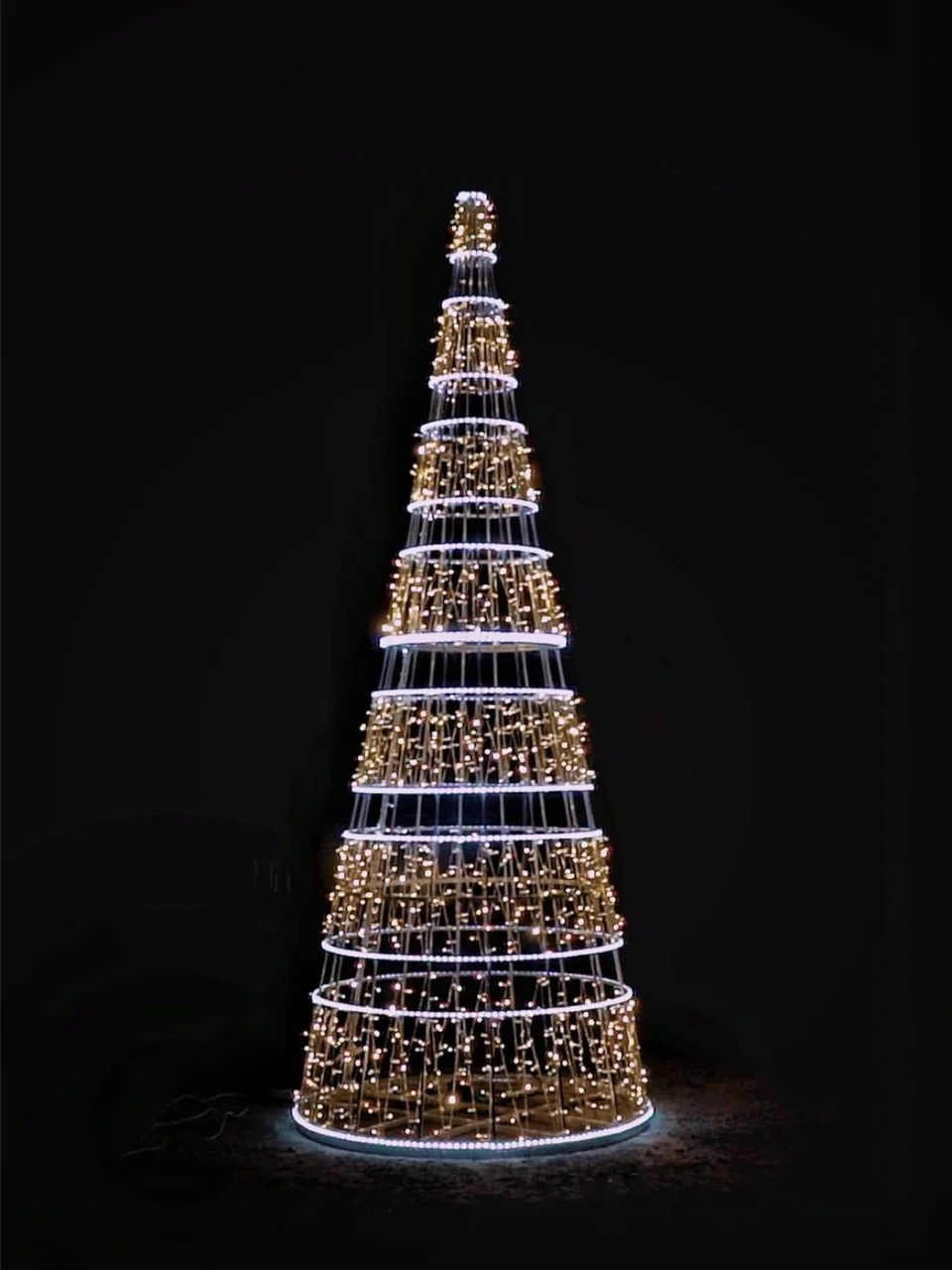 Световая сегментная новогодняя елка-конус 8м