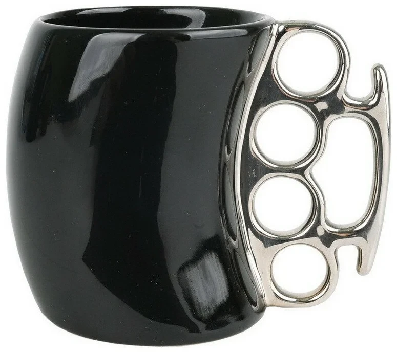 Кружка черная Кастет с серебряной ручкой 400 мл - фото 1 - id-p78231939