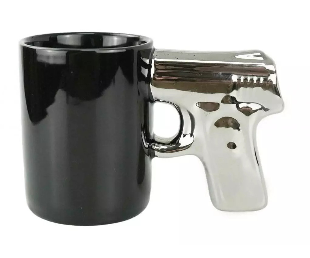 Кружка подарочная черная "Пистолет серебряный" 350 мл - фото 2 - id-p78231940