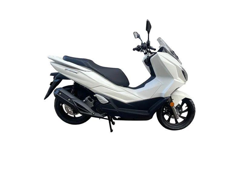 Скутер VENTO VMC PCX белый - фото 10 - id-p198504861