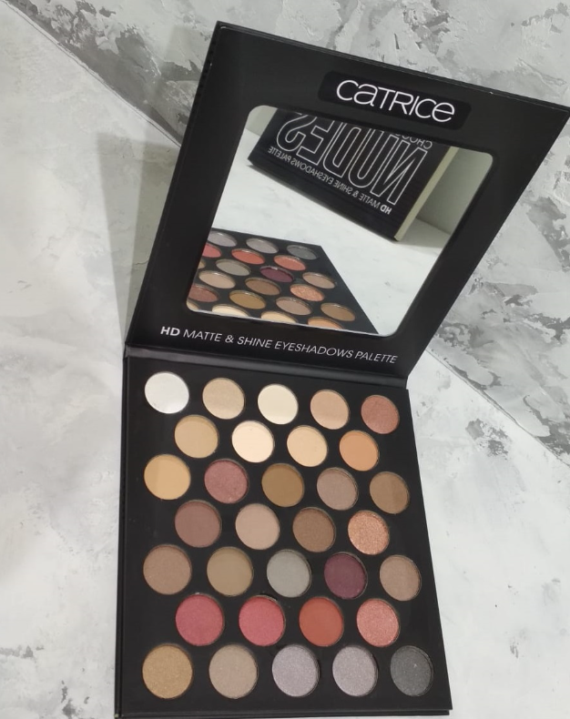 Палетка теней Catrice Cosmetics Chocolate NUDES HD Matte Shine Eyeshadows Pallete 32 оттенка ESCT-01 с - фото 5 - id-p198769369