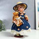 Кукла коллекционная керамика "Сьюзи в джинсовом платье, шляпке и с мишкой" 30 см, фото 2
