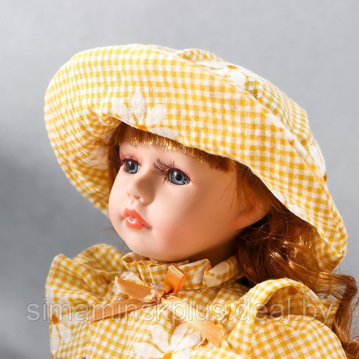 Кукла коллекционная керамика "Маша в жёлтом платье в клетку с ромашками, в шляпке" 30 см - фото 6 - id-p199006521