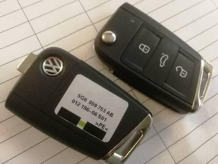 Ключ Volkswagen Touran 2015- бесключевой доступ