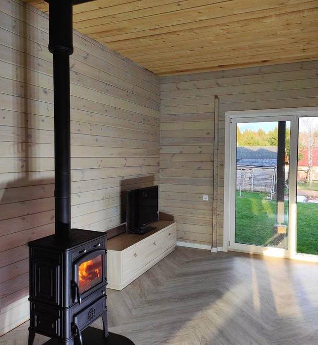 Чугунная печь-камин Dacha в интерьере