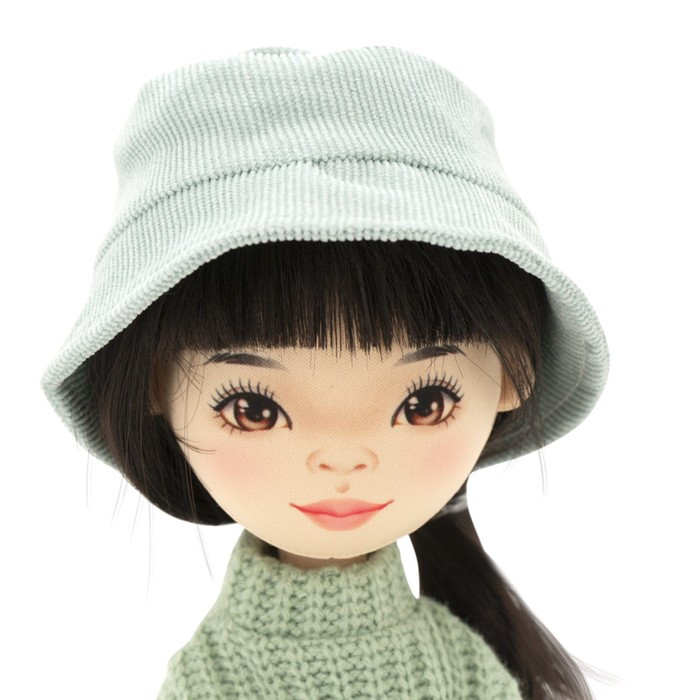 Мягкая кукла Lilu «В зеленом свитере», 32 см, серия: Весна - фото 7 - id-p199286309