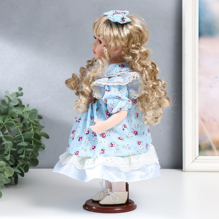Кукла коллекционная керамика "Тося в голубом платье с цветочками, с бантом в волосах" 30 см 758617 - фото 4 - id-p199295635