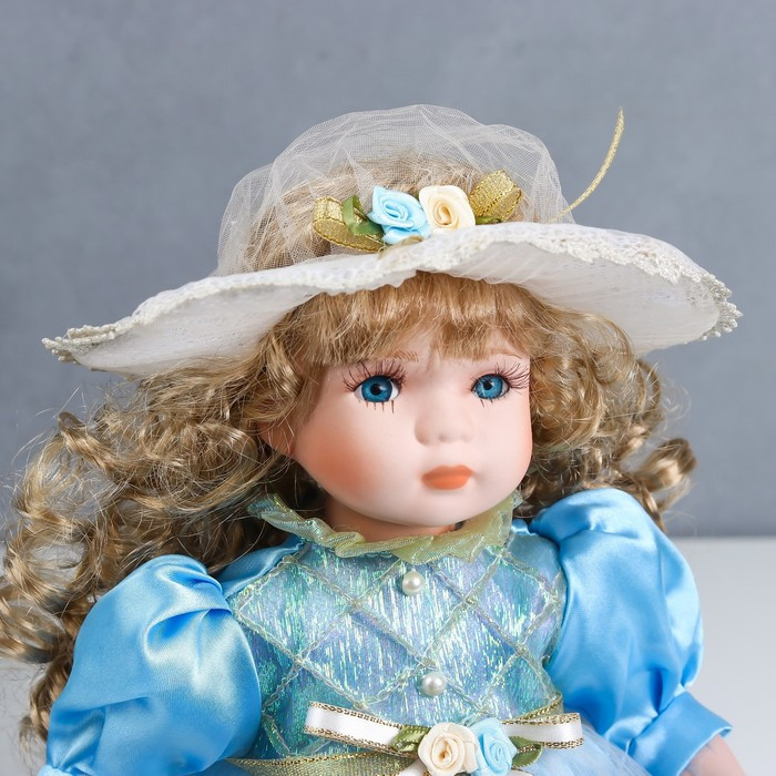 Кукла коллекционная керамика "Наташа в нежно-голубом платье в шляпке" 30 см - фото 5 - id-p199411243
