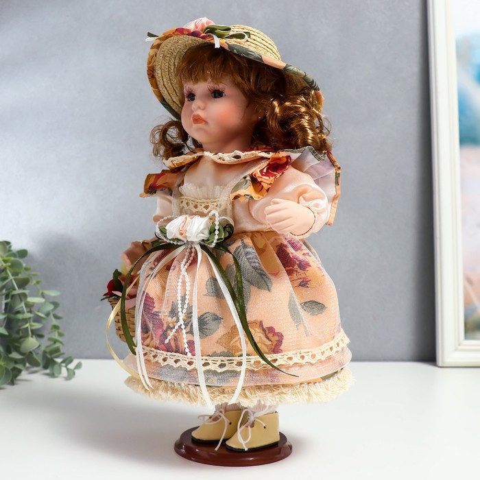 Кукла коллекционная керамика "Клара в платье с розами, шляпке и с корзинкой" 30 см - фото 3 - id-p199411283