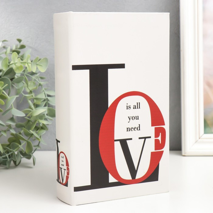 Сейф-книга дерево кожзам "Любовь - это все, что тебе нужно" 21х13х5 см