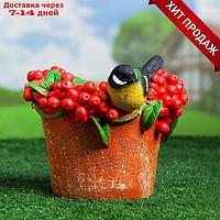 Фигурное кашпо "Птичка на шляпе с ягодами" 20х16 см