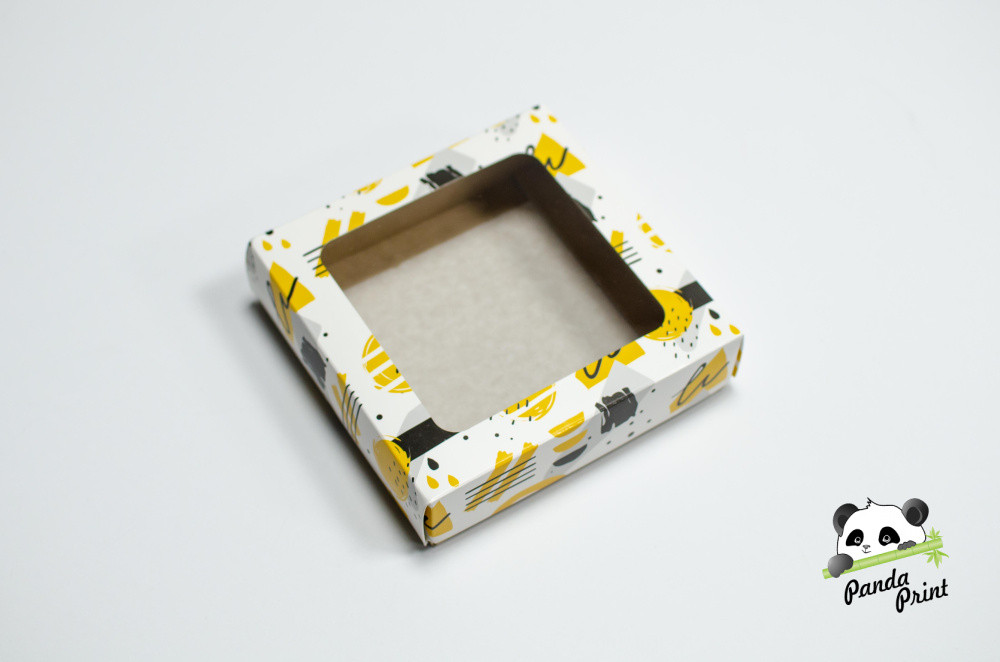 Коробка с прозрачным окном 150х150х40 Желто-черная (крафт дно)
