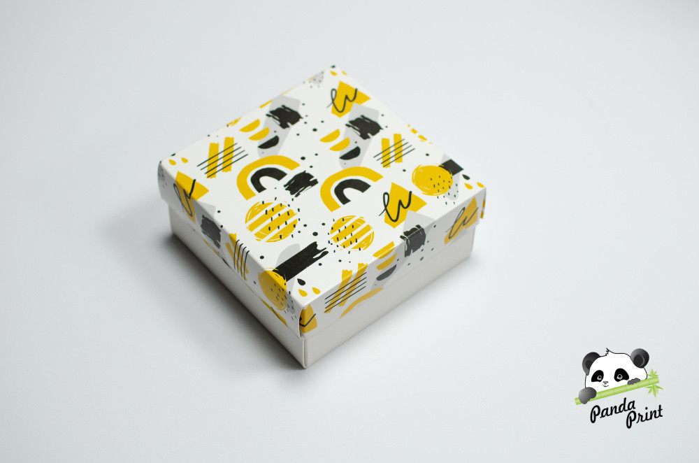 Коробка 150х150х70 Желто-черная (белое дно)