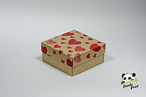 Коробка 150х150х70 Сердечки красные на крафте (крафт дно)