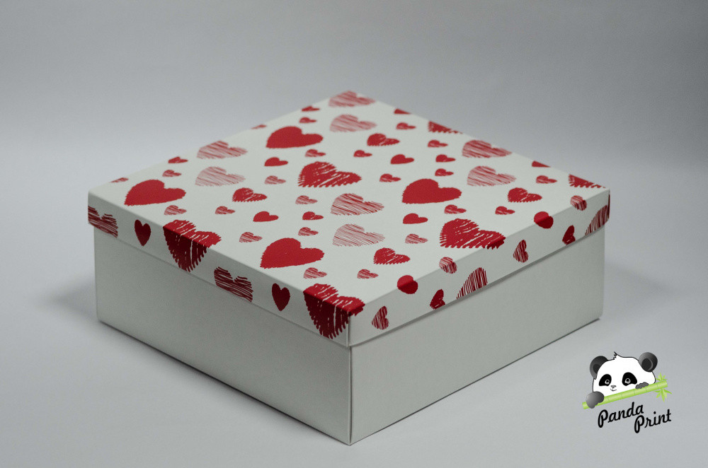 Коробка 200х200х80 Сердечки красные на белом (белое дно)