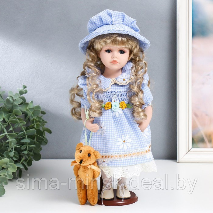 Кукла коллекционная керамика "Маша в голубом платье в клетку с ромашками, в шляпке" 30 см - фото 1 - id-p199558487
