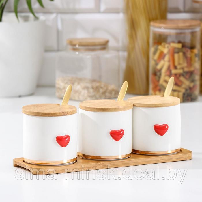 Набор банок керамических для сыпучих продуктов с ложками на деревянной подставке «Эстет. Сердца», 3 предмета: - фото 1 - id-p199564792