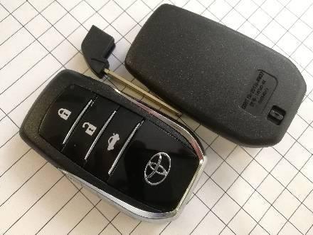 Корпус смарт ключа Toyota Camry 09.2014-2017