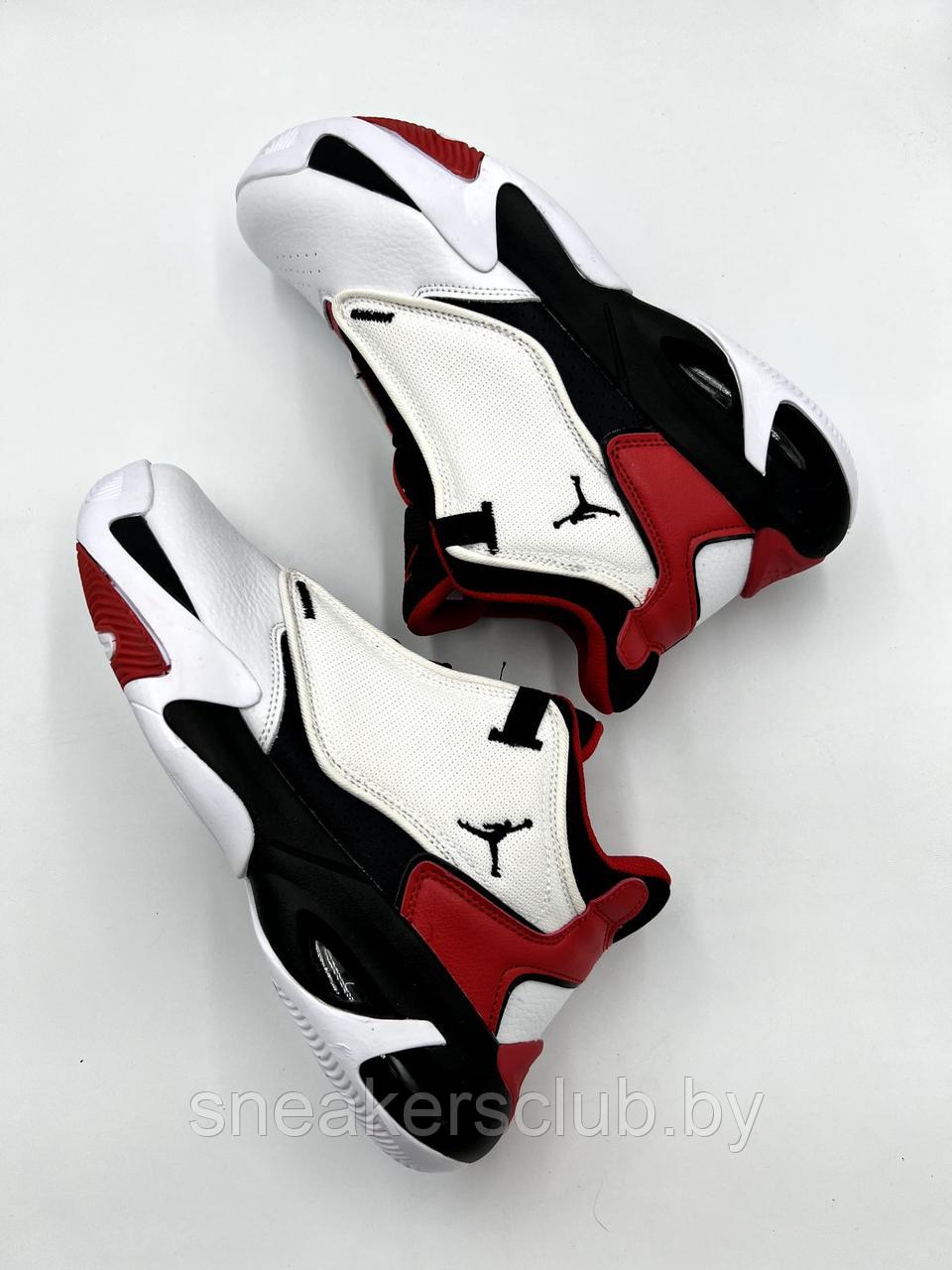 Кроссовки белые мужские Nike Jordan MAX Aura 4 / демисезонные / повседневные - фото 4 - id-p199863552