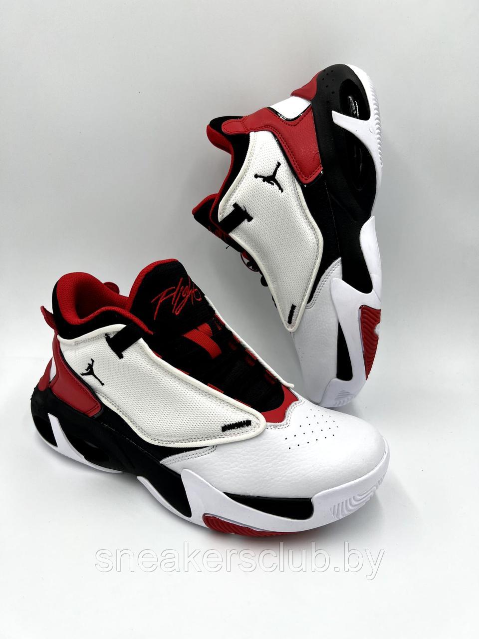 Кроссовки белые мужские Nike Jordan MAX Aura 4 / демисезонные / повседневные - фото 1 - id-p199863552