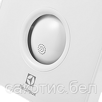 Вентилятор вытяжной Electrolux серии Rainbow EAFR-120T white с таймером, фото 3