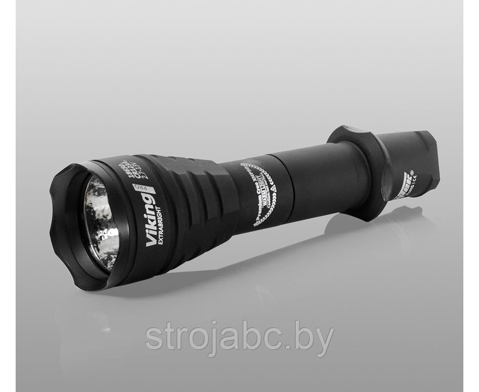 Тактический фонарь Armytek Viking Pro (холодный свет)