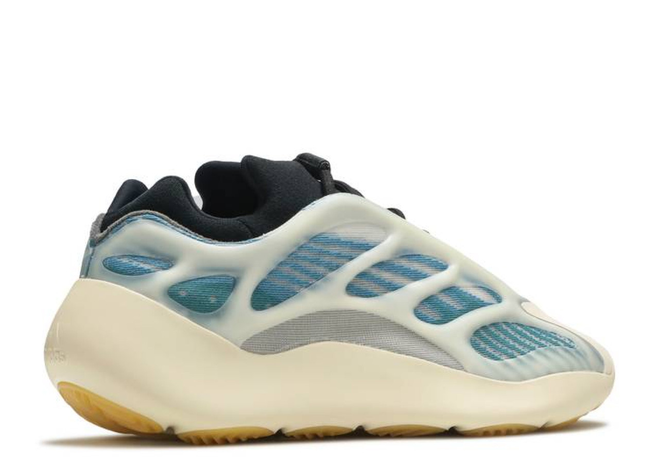 Кроссовки мужские Adidas Boost 700 v3 Azael 44 - фото 2 - id-p200104141