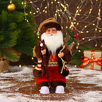 Дед Мороз "В коричневой шубке, с посохом" двигается, 11х30 см