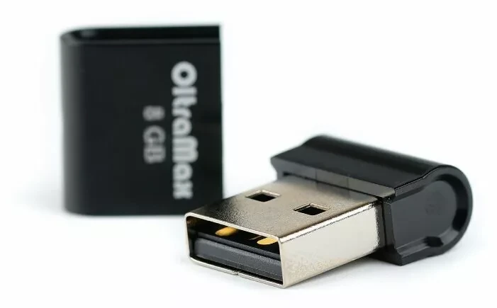 Флешка OLTRAMAX OM-16GB-70 black - фото 1 - id-p200576576