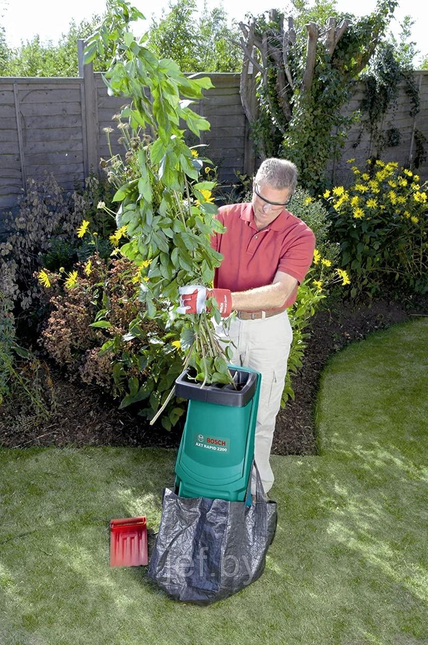 Садовый измельчитель AXT RAPID 2200 (2200 Вт, ножи, 90 кг/ч, ветки до 40 мм, вес 12.0 кг) BOSCH 0600853600 - фото 6 - id-p200588190